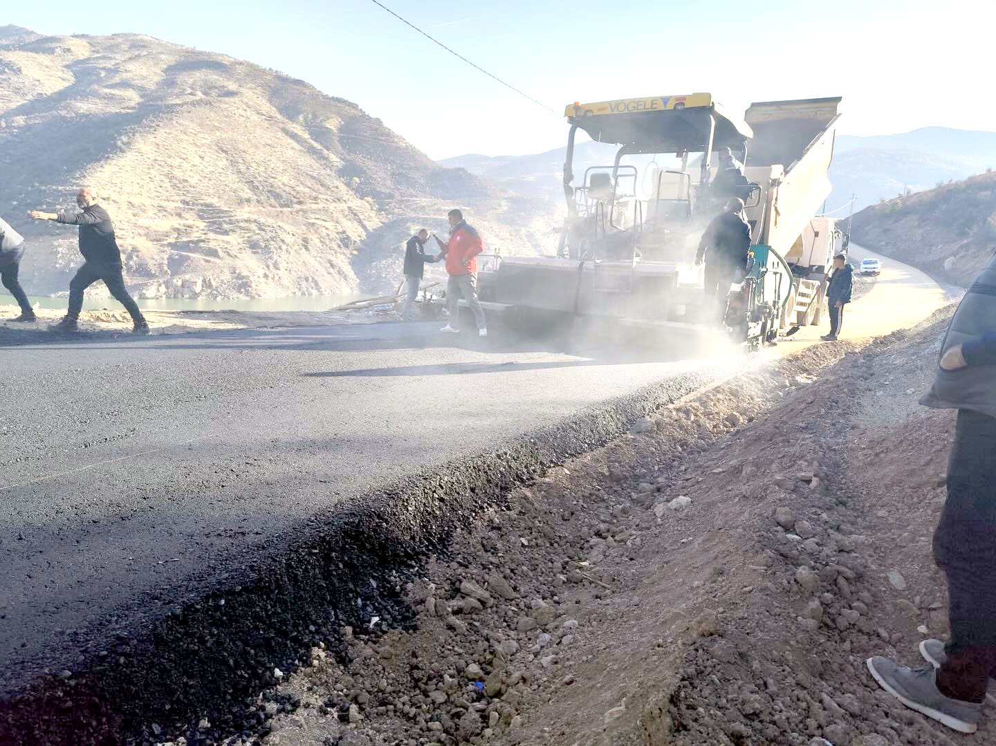 Kozluk’ta çalışmalar aralıksız sürüyor