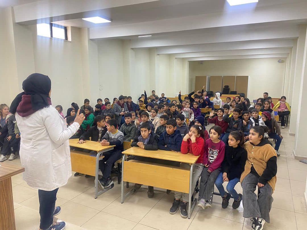 Teknoloji bağımlılığı ve bağımlılıkla mücadele eğitimleri verildi