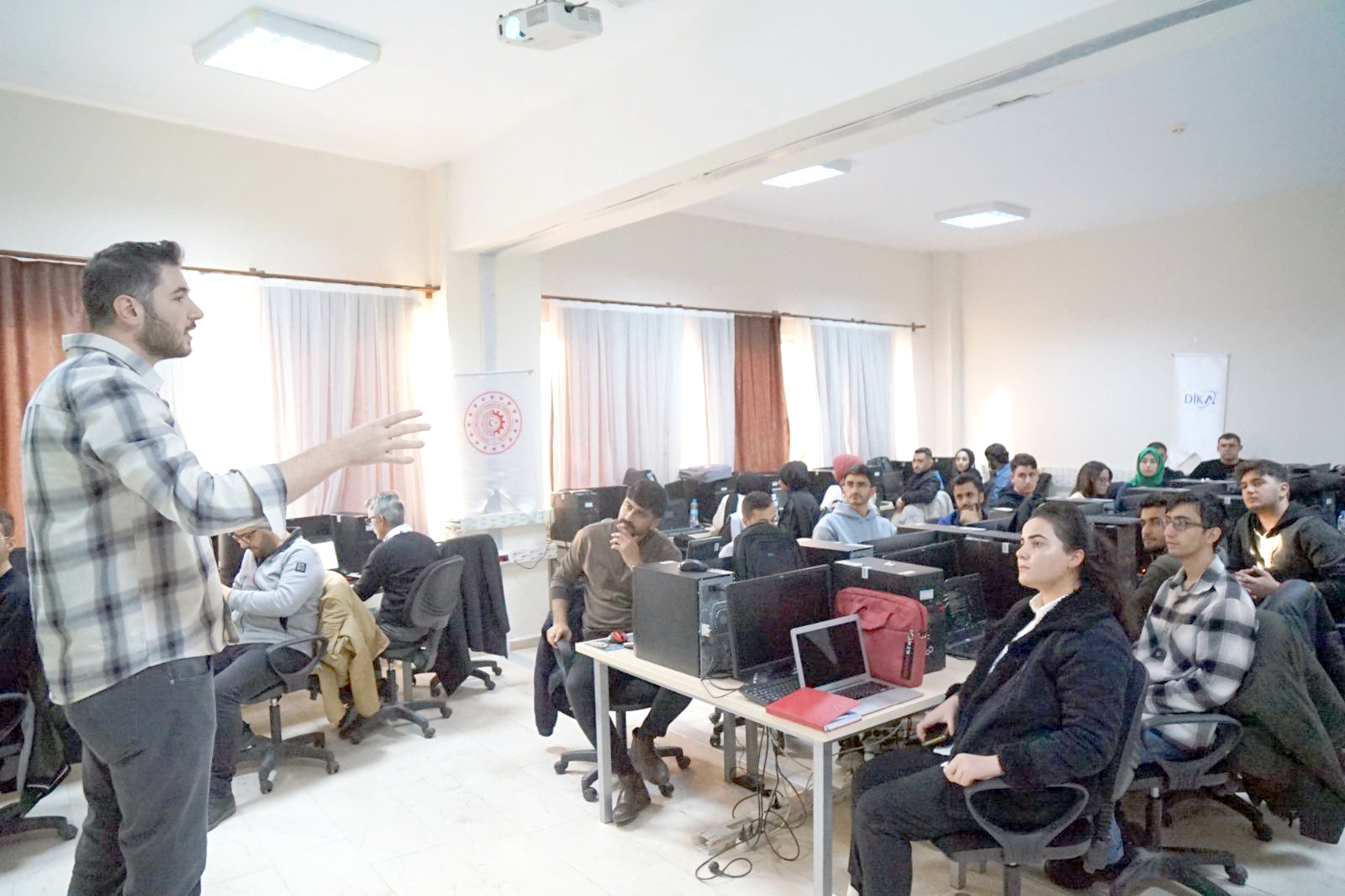 Öğrencilere Siber Güvenlik eğitimi başladı