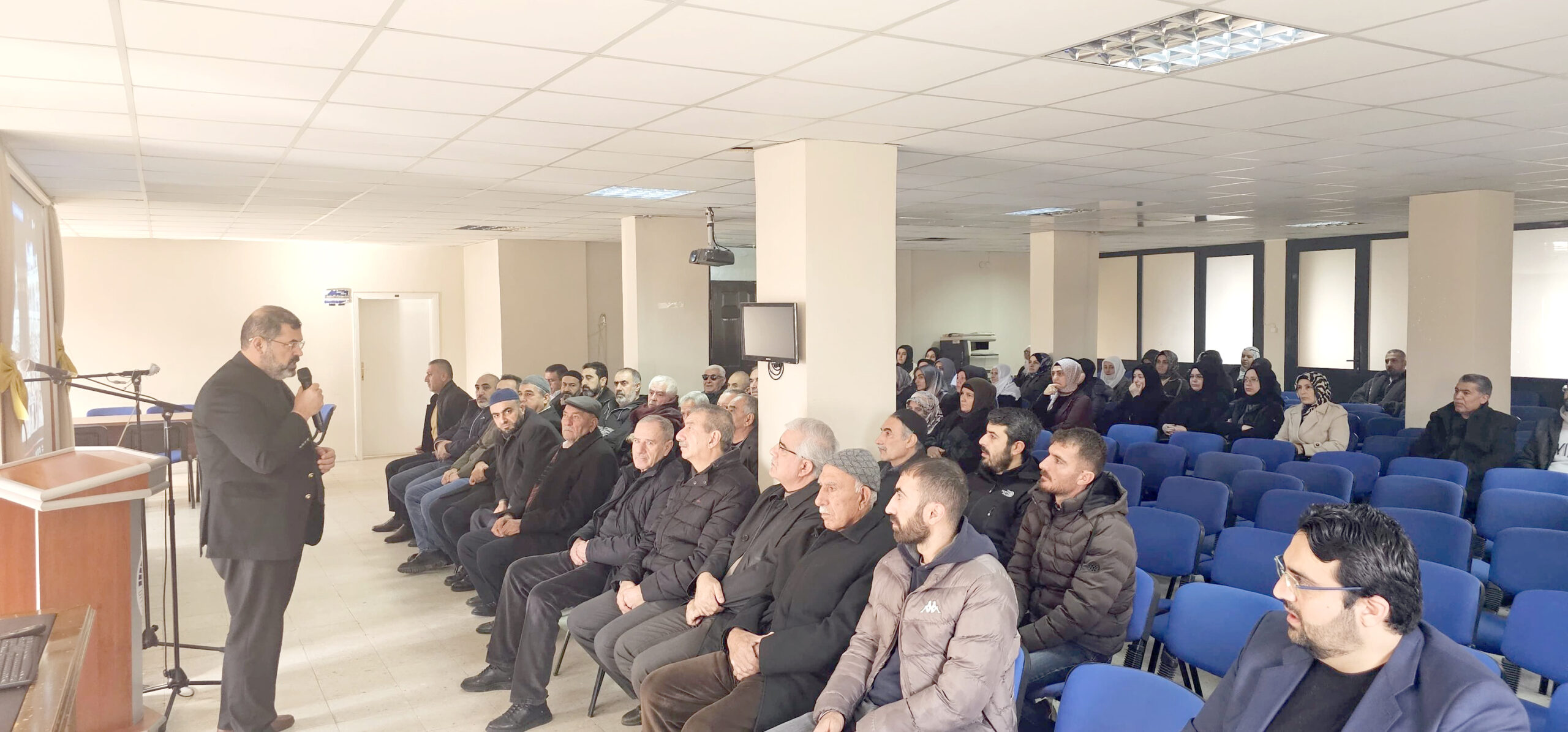 Umreciler için hazırlık semineri düzenlendi