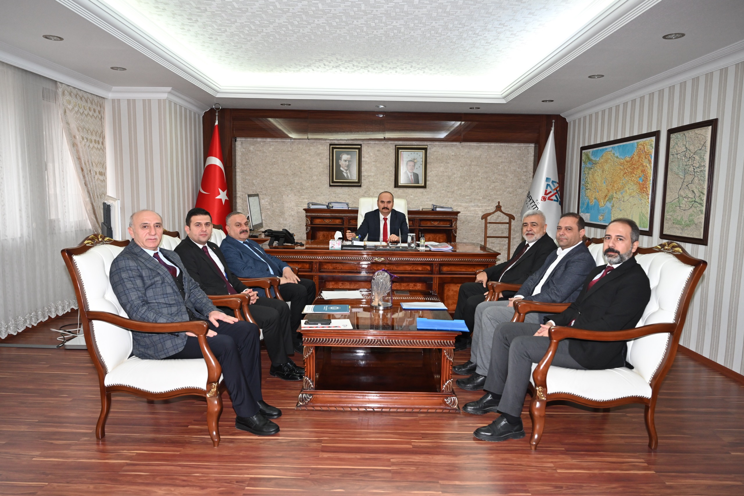 Vali Canalp, Dicle Elektrik yetkililerini kabul etti