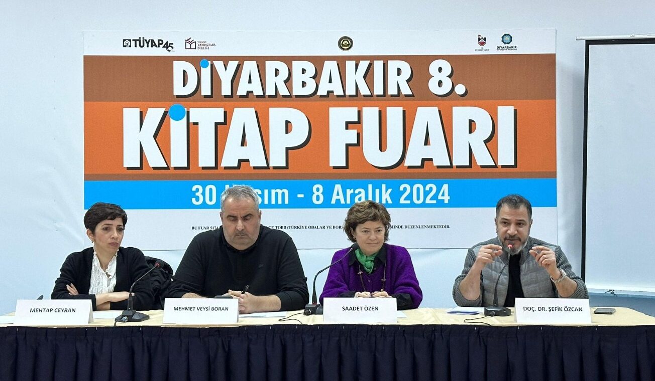 Yazar Boran, okurlarıyla buluştu