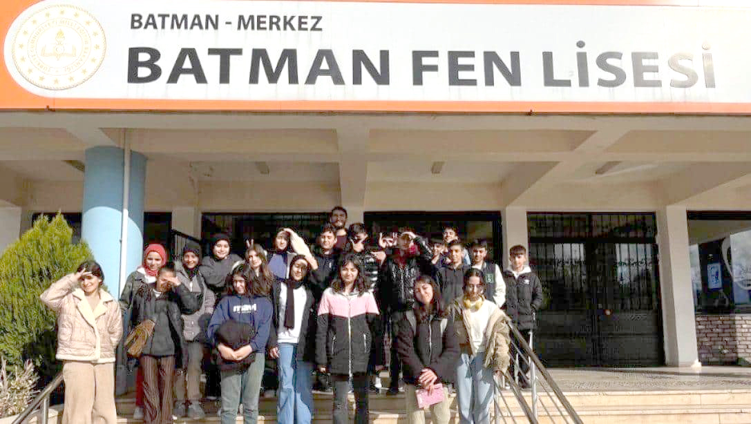 Yunus Emre Ortaokulu Öğrencileri Batman’da nitelikli Liseleri gezdi