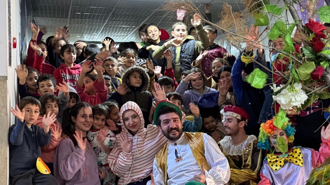 KÖY OKULLARIMIZDA TİYATRO GÖSTERİSİ DÜZENLENDİ