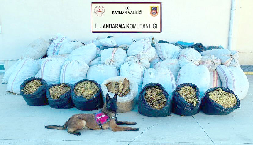 Jandarmadan Kaçakçılara Darbe: 3 Ton 640 Kilogram kaçak tütün ele geçirildi