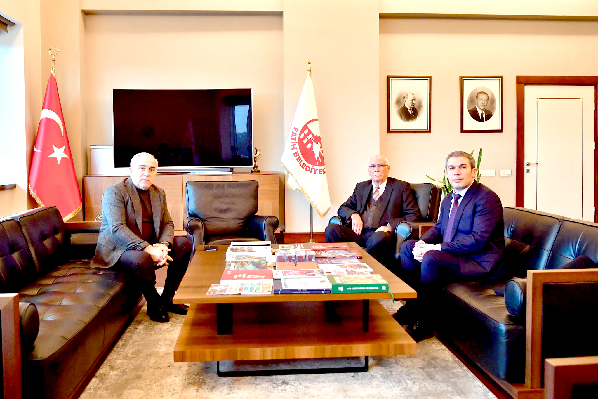 Fatih Belediye Başkanını ziyaret etti