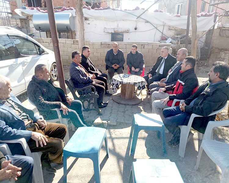 Akoba Köyü çiftçilerine ayçiçeği tarımı anlatıldı