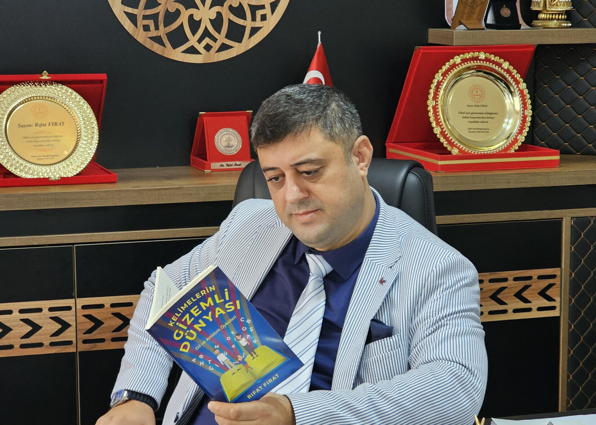 Batmanlı Yazar Rıfat Fırat’tan Yeni Eser: “Kelimelerin Gizemli Dünyası”