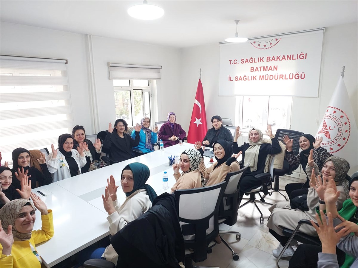 İşitme Engelli Kadınlardan Bayan Canalp’a ziyaret