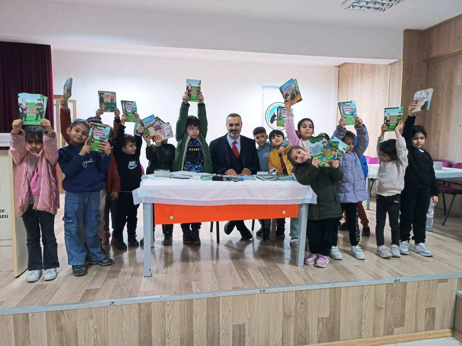 Mehmet Şimşek Öğrencileriyle “İyilik Yolcuları” Söyleşisi