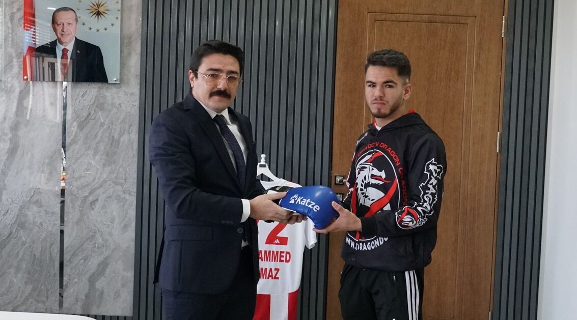 Kickboks Şampiyonu Ortaç’tan Kaymakam Yılmaz’a ziyaret