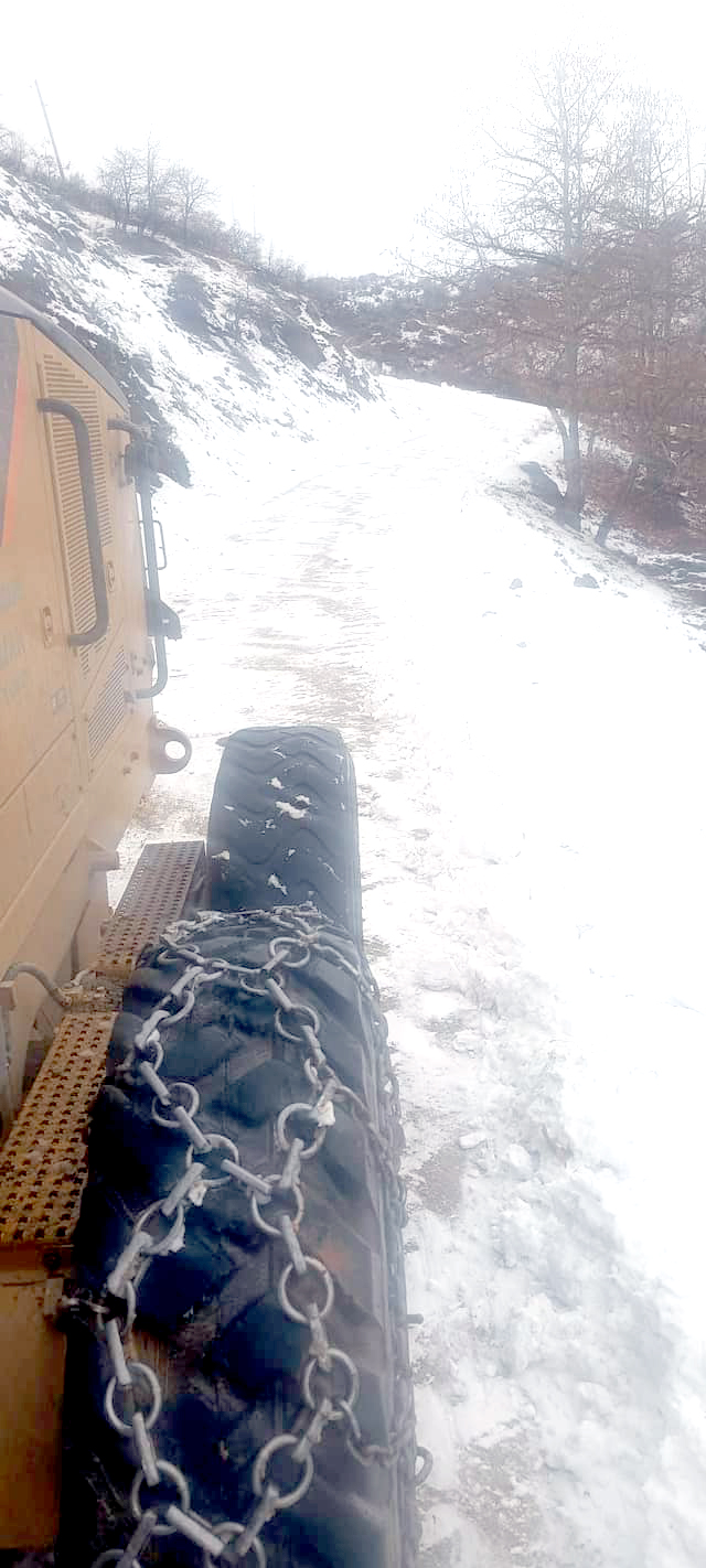 Kozluk’ta Karla mücadele çalışmaları sürüyor