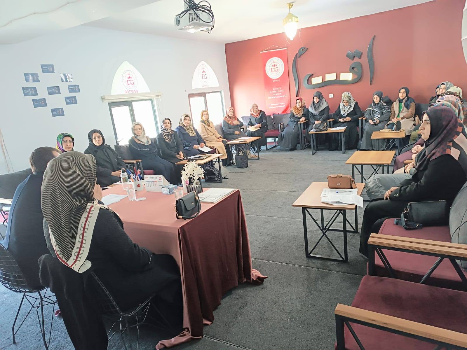 ‘Bilgiye, İlgiye, İyiliğe Doğru’ projesinde makale kritiği