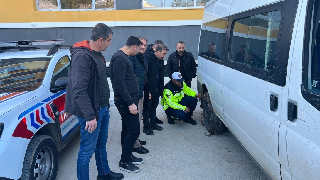 Sason’da okul servis şoförlerine uygulamalı kış tedbirleri semineri