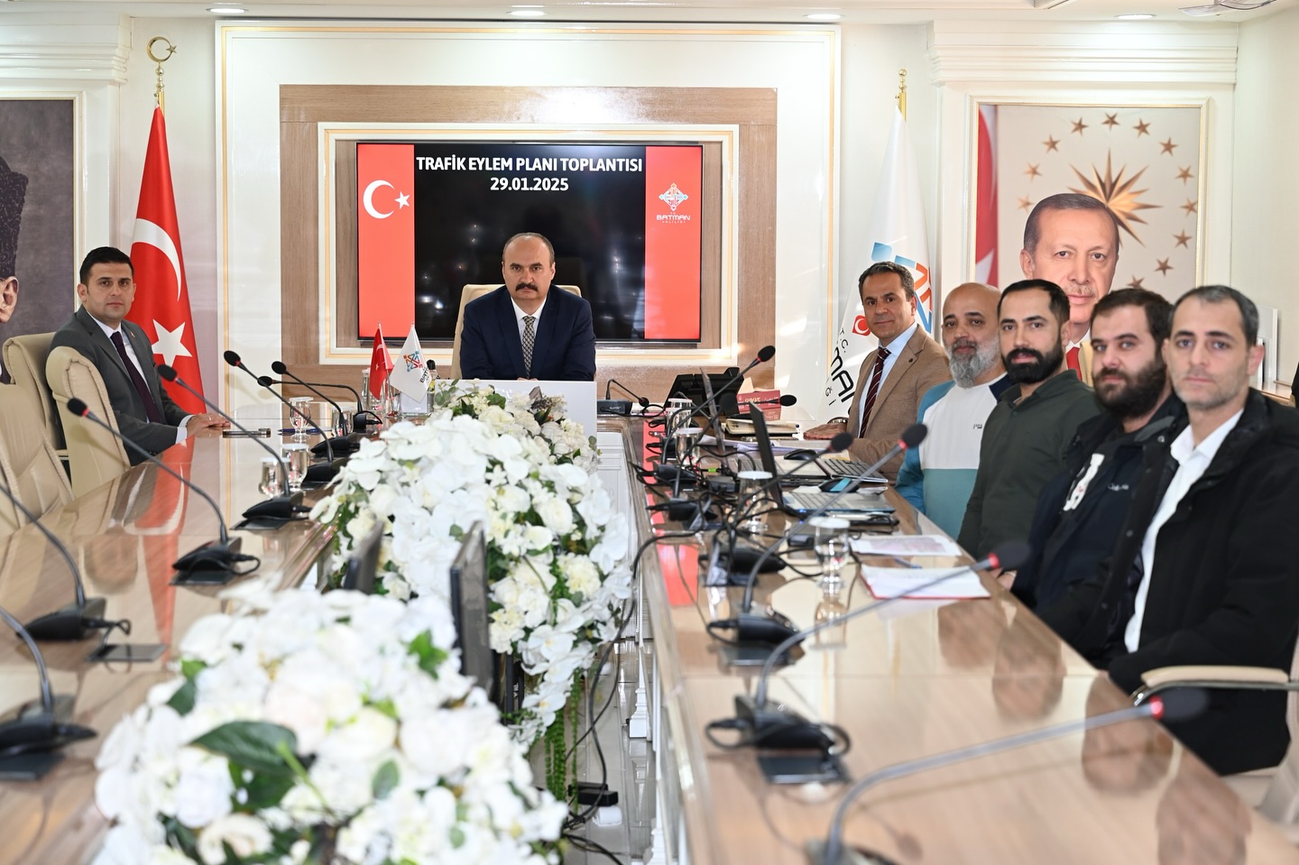 KAVŞAKLARDA TRAFİK YOĞUNLUĞU ÇÖZÜMLERİ GÖRÜŞÜLDÜ