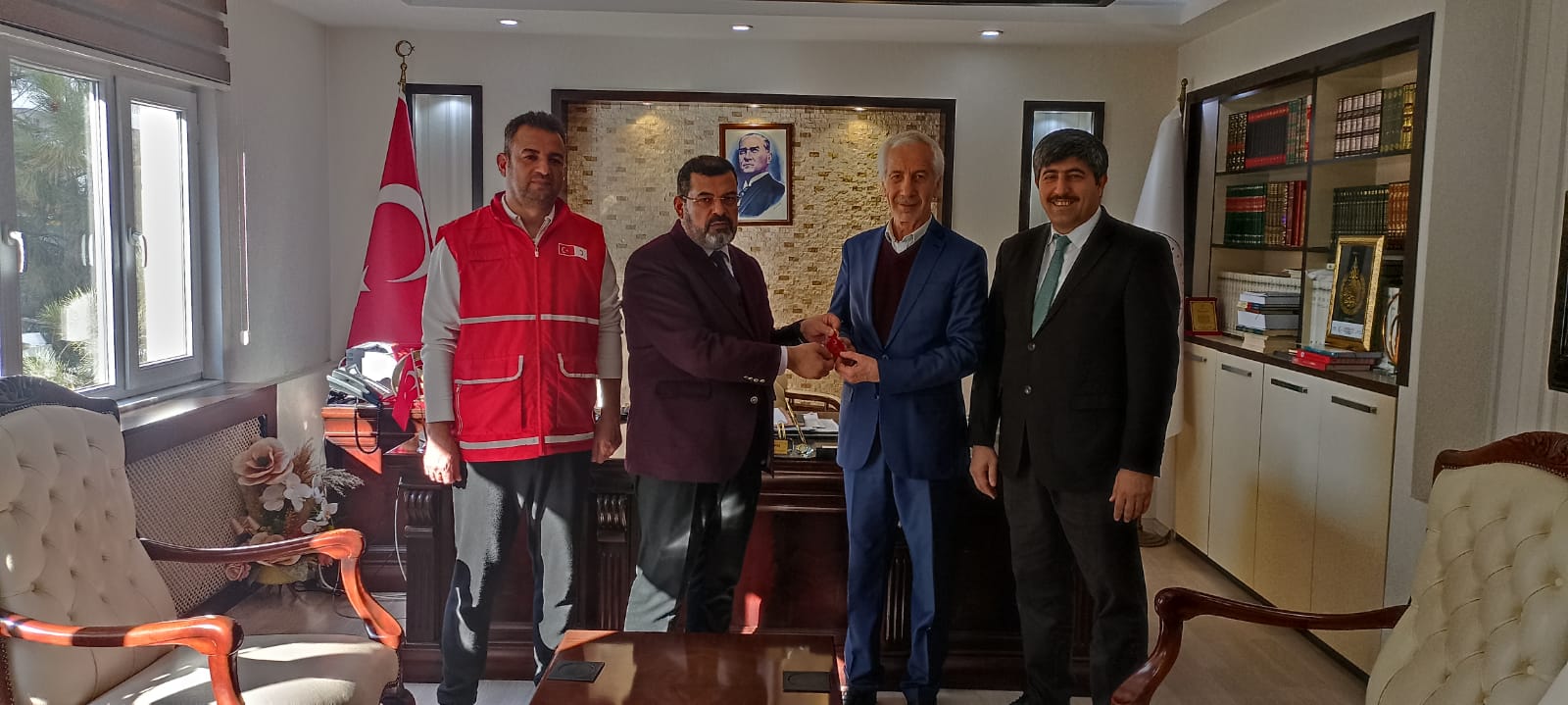 Türk Kızılayı’ndan Müftü Durmuş’a bronz madalya