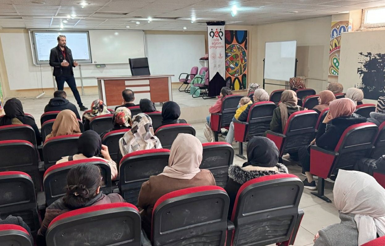 50. Yıl Ortaokulu Velilerine mahremiyet bilinci eğitimi verildi