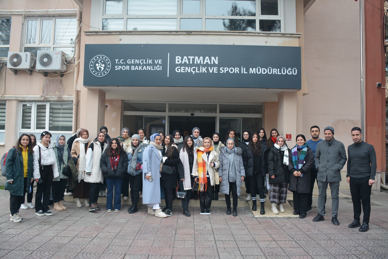 Batmanlı 40 Genç Kız Bitlis’e Uğurlandı