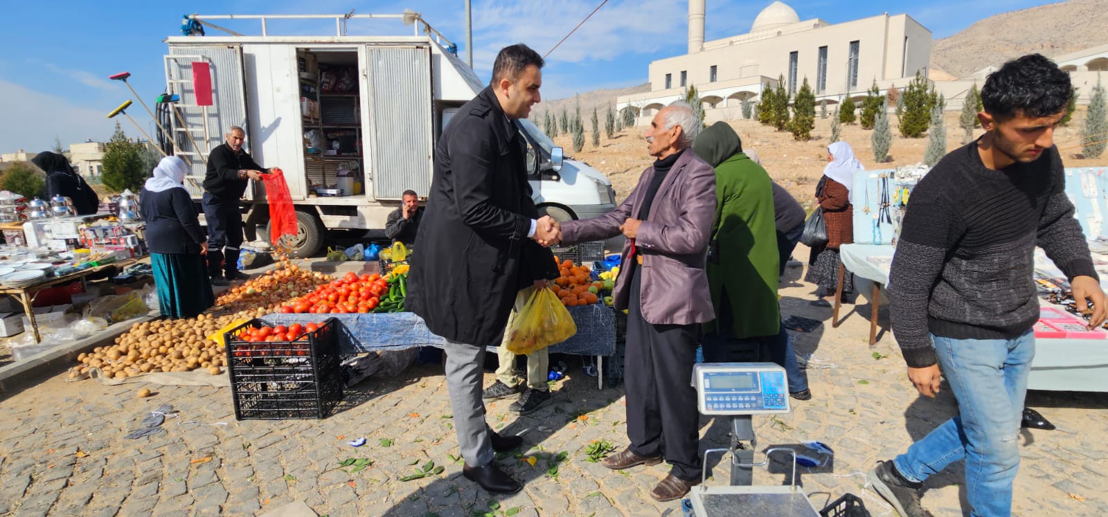 Kaymakam İmrak, Pazar esnafını ziyaret etti