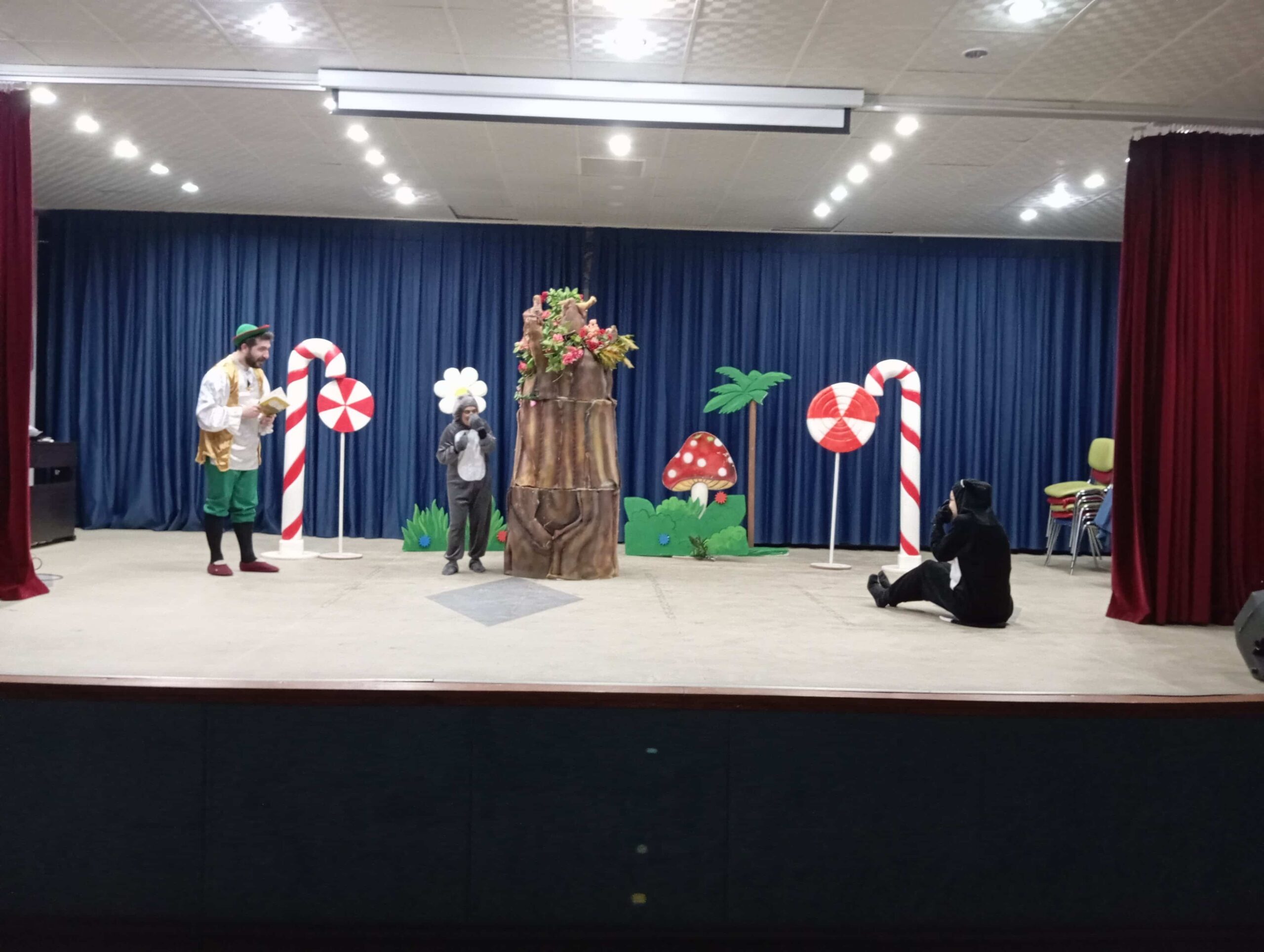 İlkokul Öğrencilerine “Cesur Farecik” Tiyatro Gösterisi