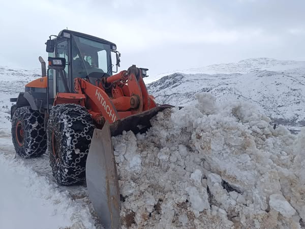 Kozluk’ta Karla Mücadele Çalışmaları Sürüyor