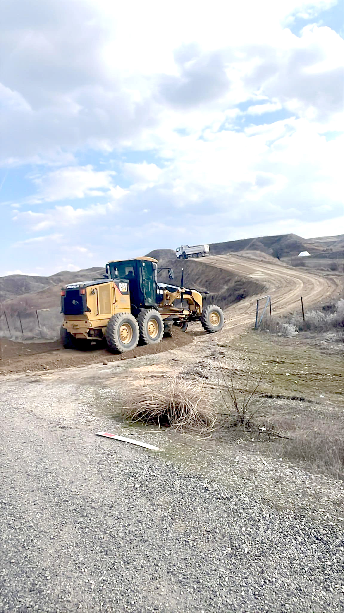 Kozluk’ta köylere hizmet çalışmaları devam ediyor