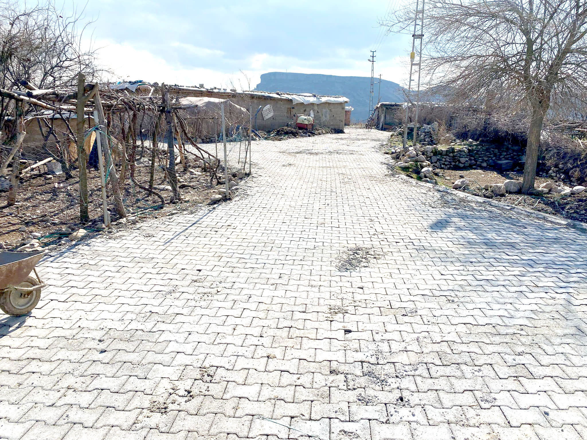 Ulaşlı Köyü’nde Kilitli Parke Taşı Döşeme Çalışması Tamamlandı