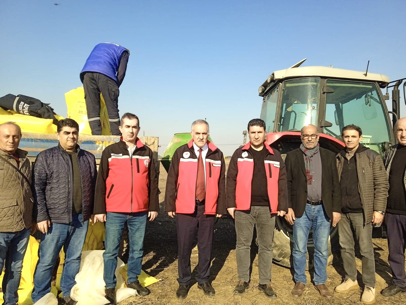 Mera ıslah projesi kapsamında gübreleme çalışmaları yapıldı