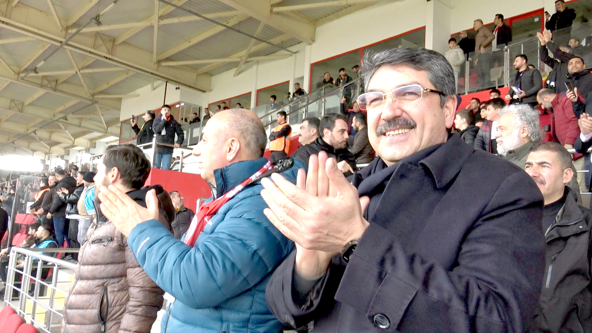 Nasıroğlu, Petrolspor’u yalnız bırakmıyor