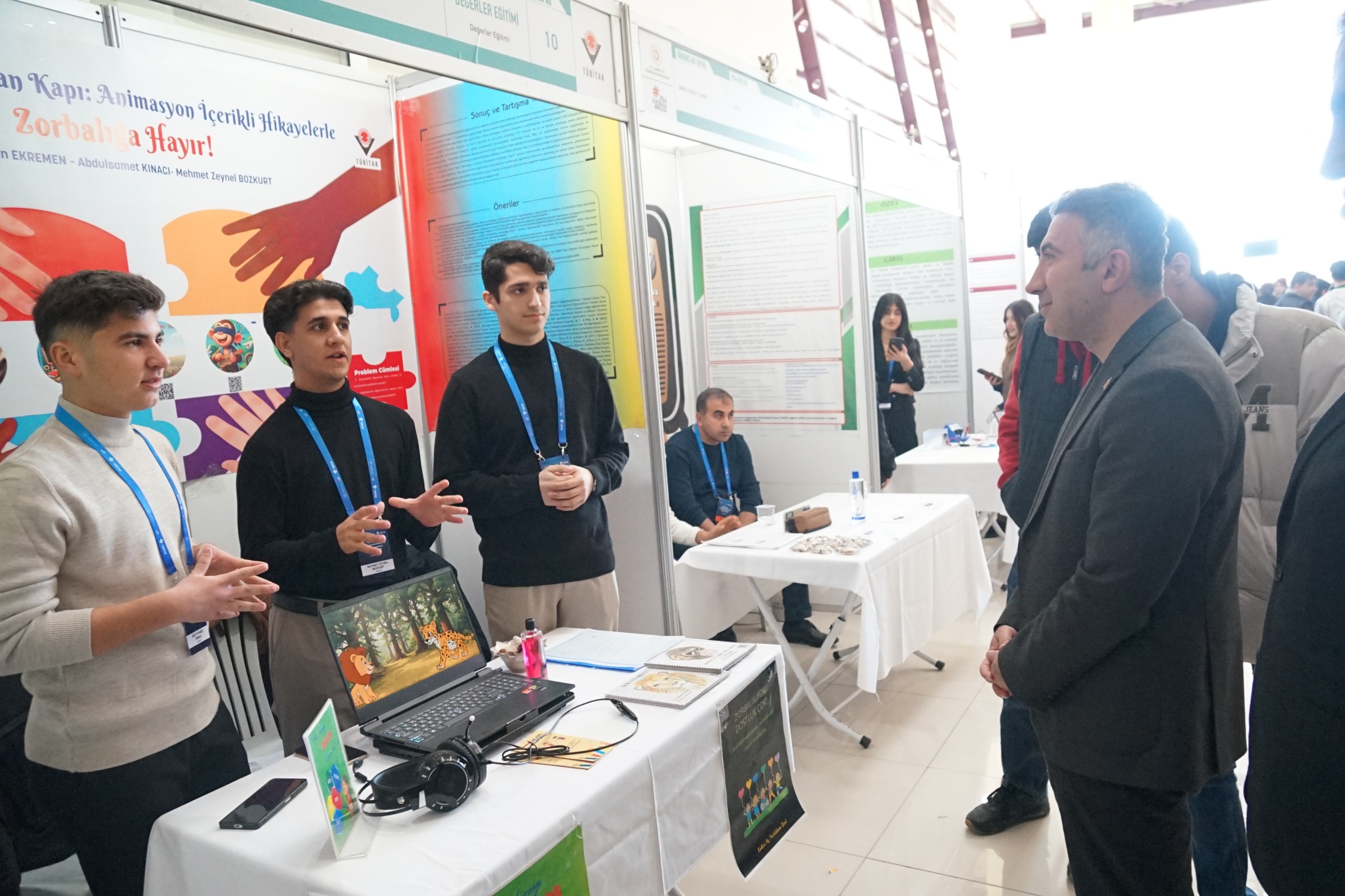 Rektör Demir’den TÜBİTAK Projeleri sergisine ziyaret