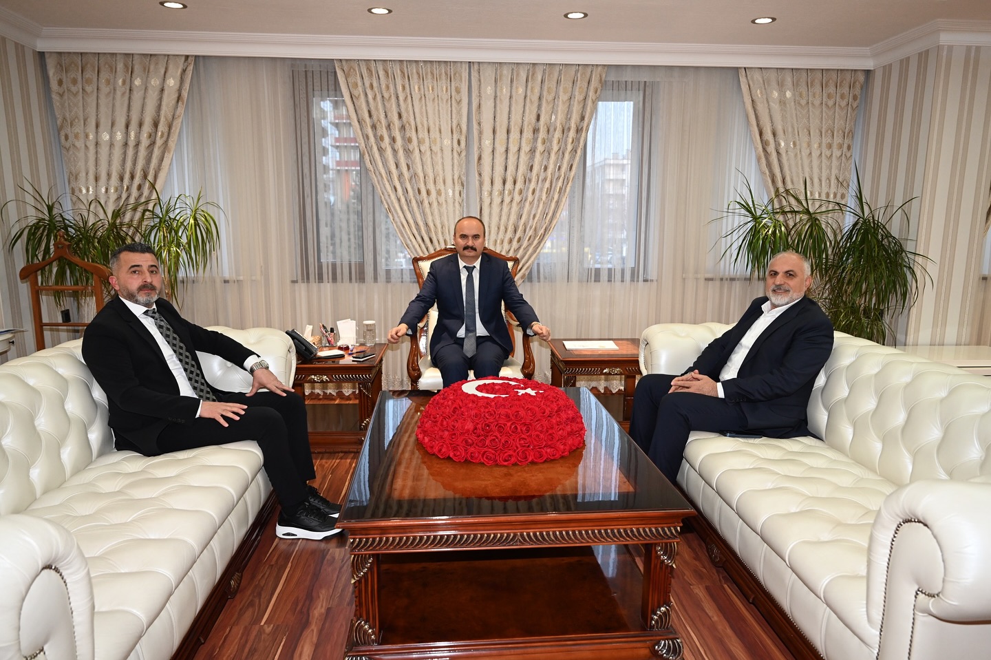 Batman Gıda Toptancılar Derneği’nden Vali Canalp’e ziyaret