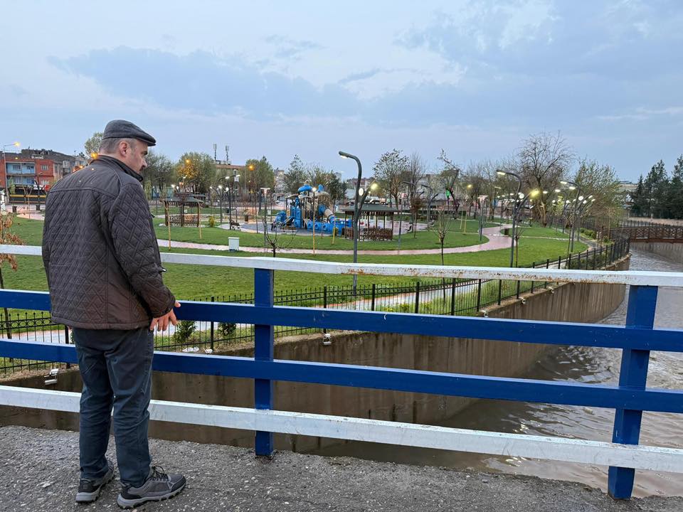 Vali Ekrem Canalp, aşırı yağışlardan etkilenen bölgelerde incelemelerde bulundu