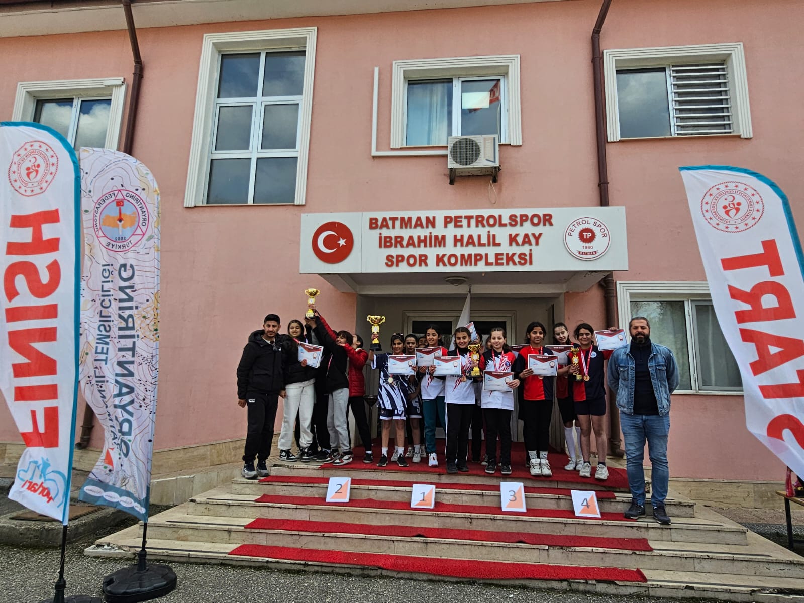 FERNAS ORTAOKULU ORYANTİRİNGTE BÜTÜN DERECELERİ SİLDİ SÜPÜRDÜ