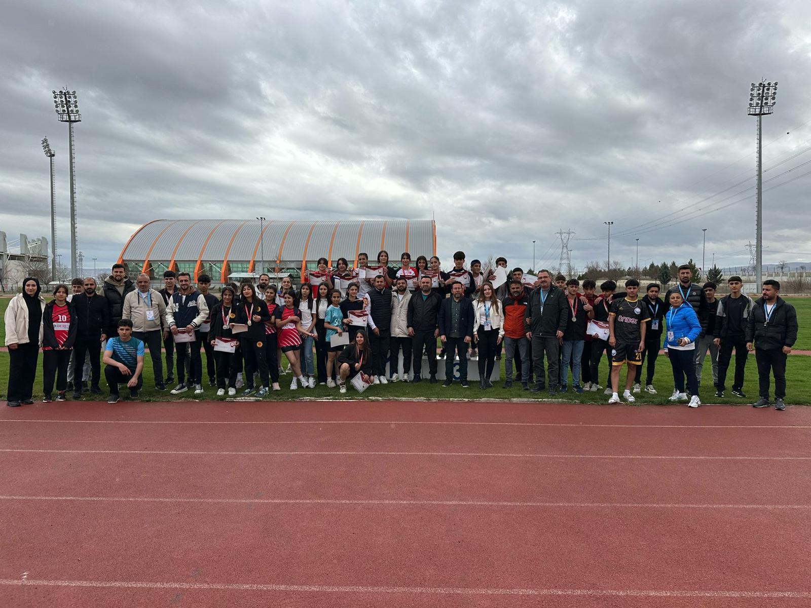 Atletizm B Gençler İl Şampiyonası sona erdi