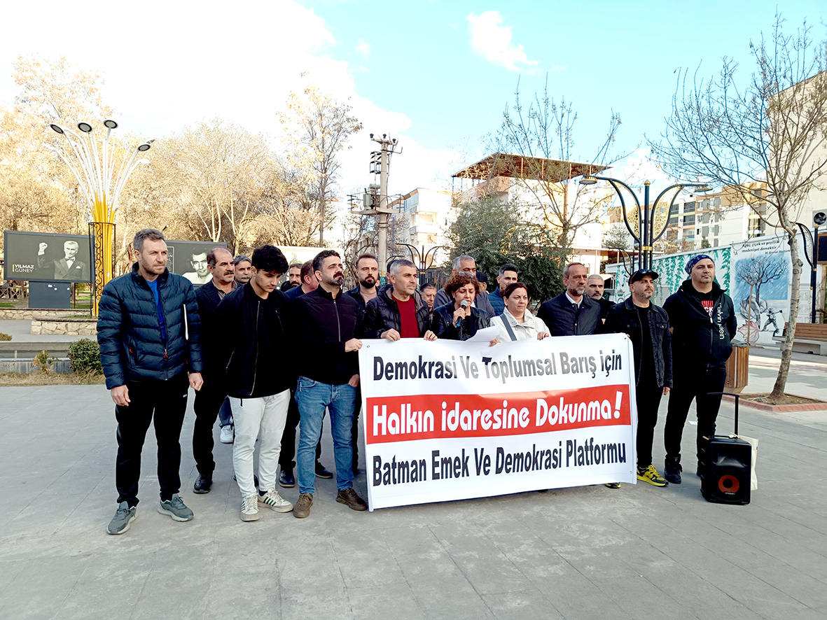  ‘Ülke olarak çok karanlık bir süreçten geçiyoruz’