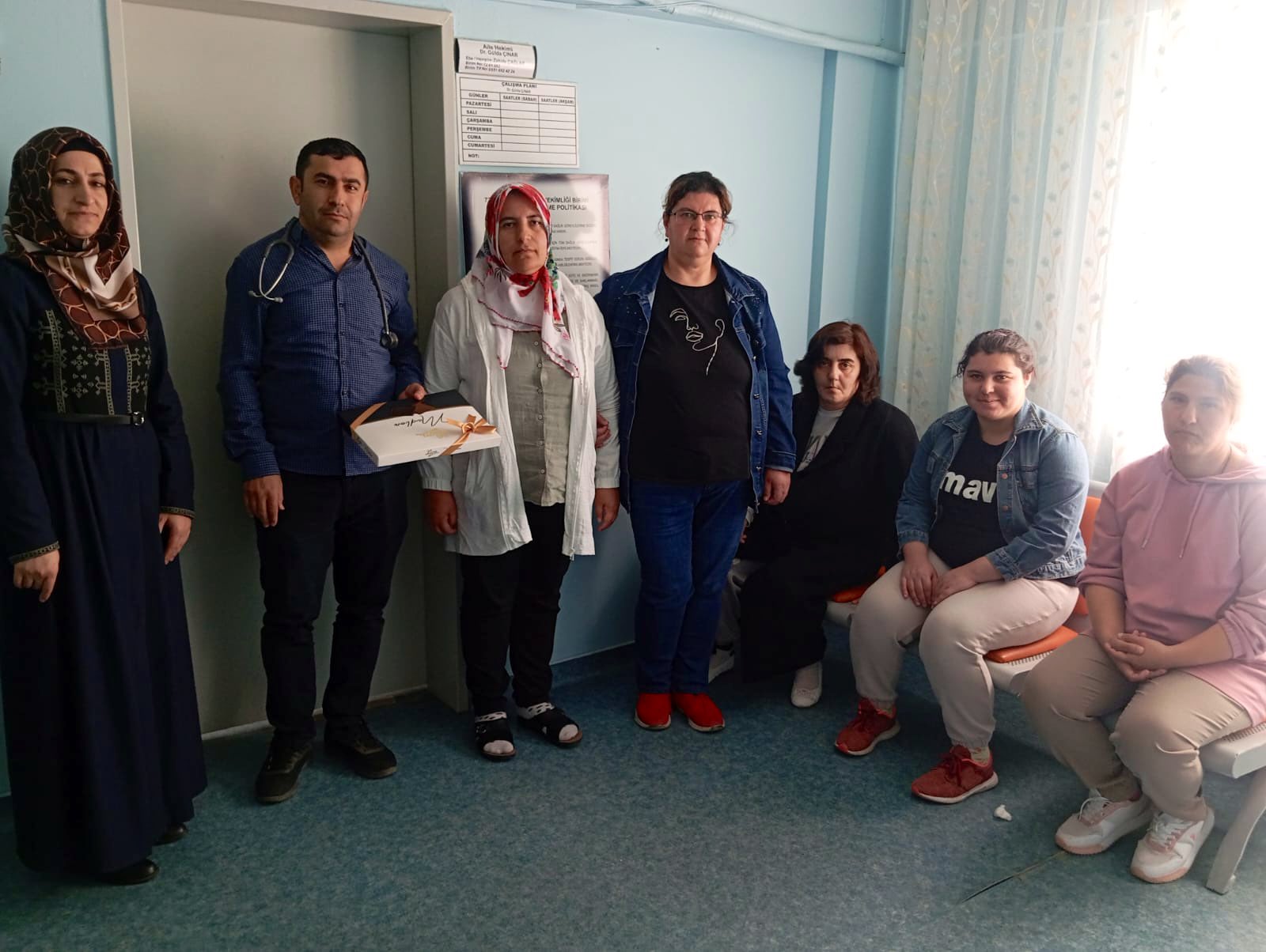 Özel gereksinimli bireylerden Doktorlara Tıp Bayramı ziyareti