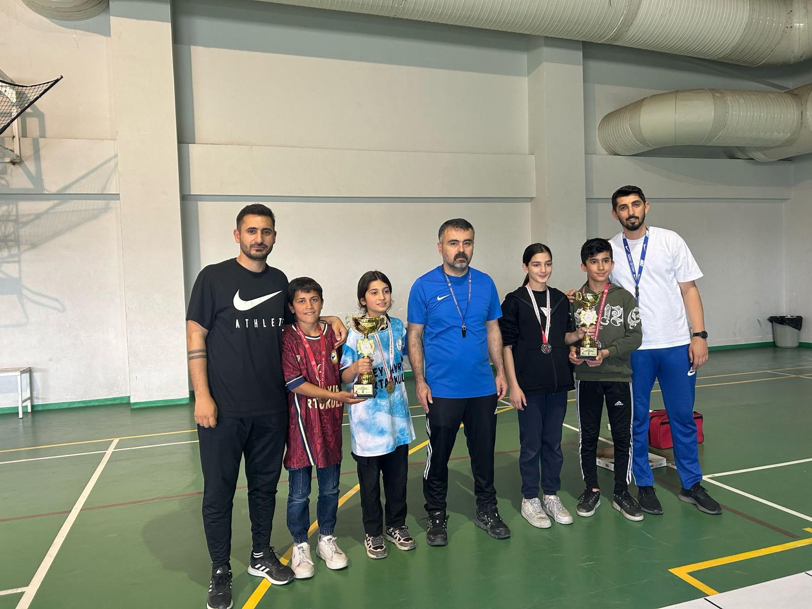 Floor Curling’de Köy Okulu Farkı