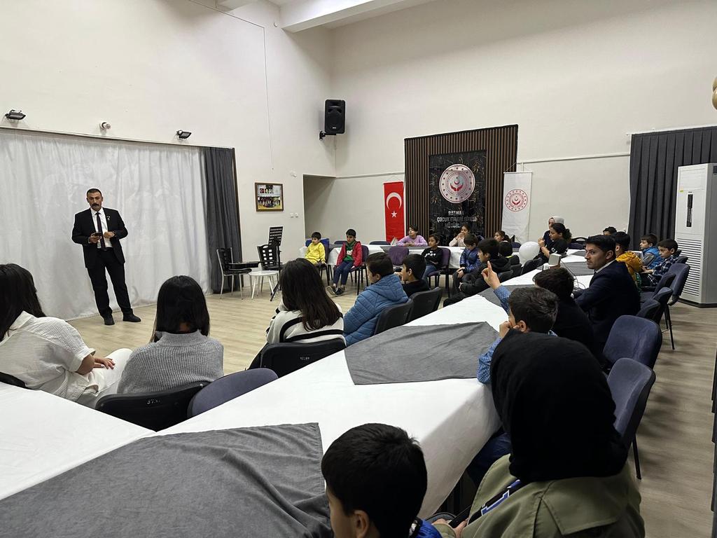 Gazi Adnan Yavuz, Çocuk Evleri Sitesi’nde anılarını paylaştı