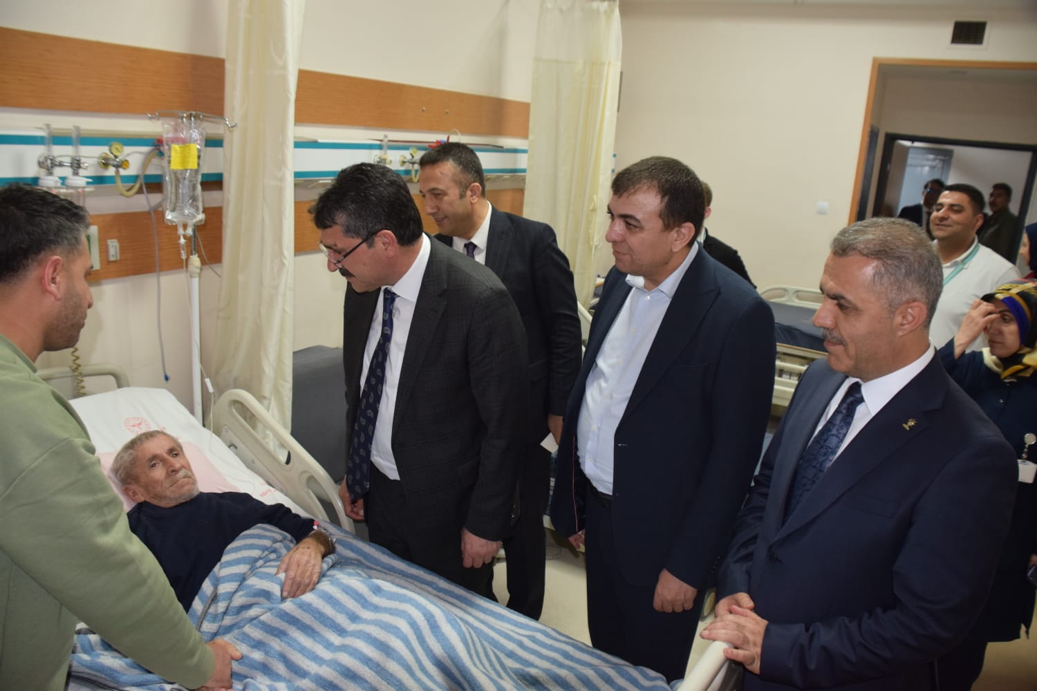 Milletvekili Ferhat Nasıroğlu, hastaları ziyaret etti