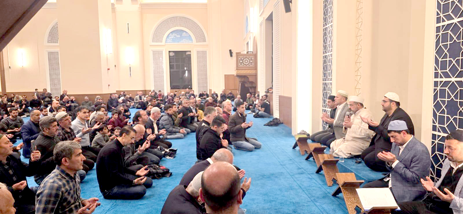 Kadir Gecesinde Camiler dolup taştı