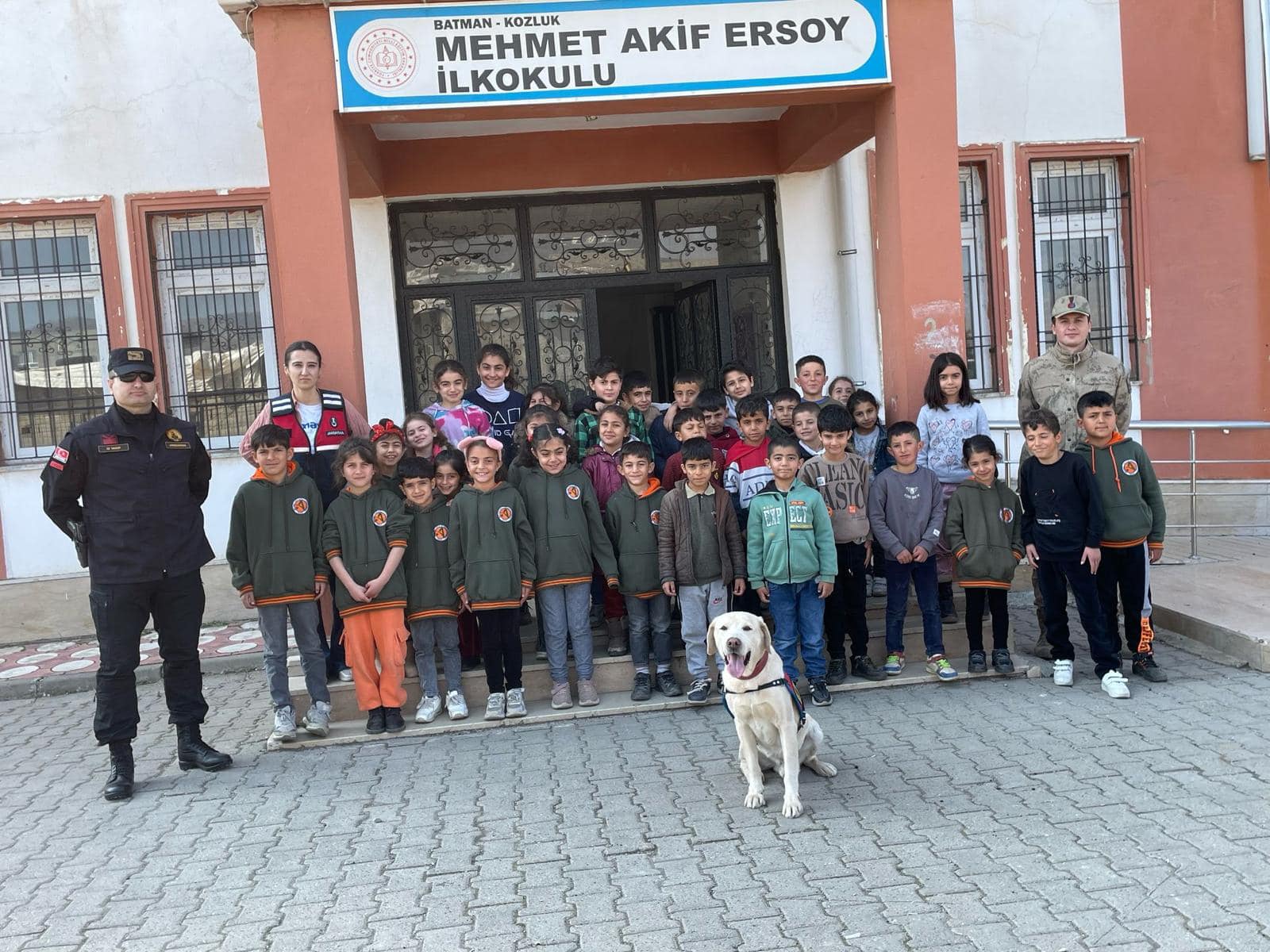 Kozluk’ta Jandarmadan öğrencilere güvenlik ve farkındalık eğitimi