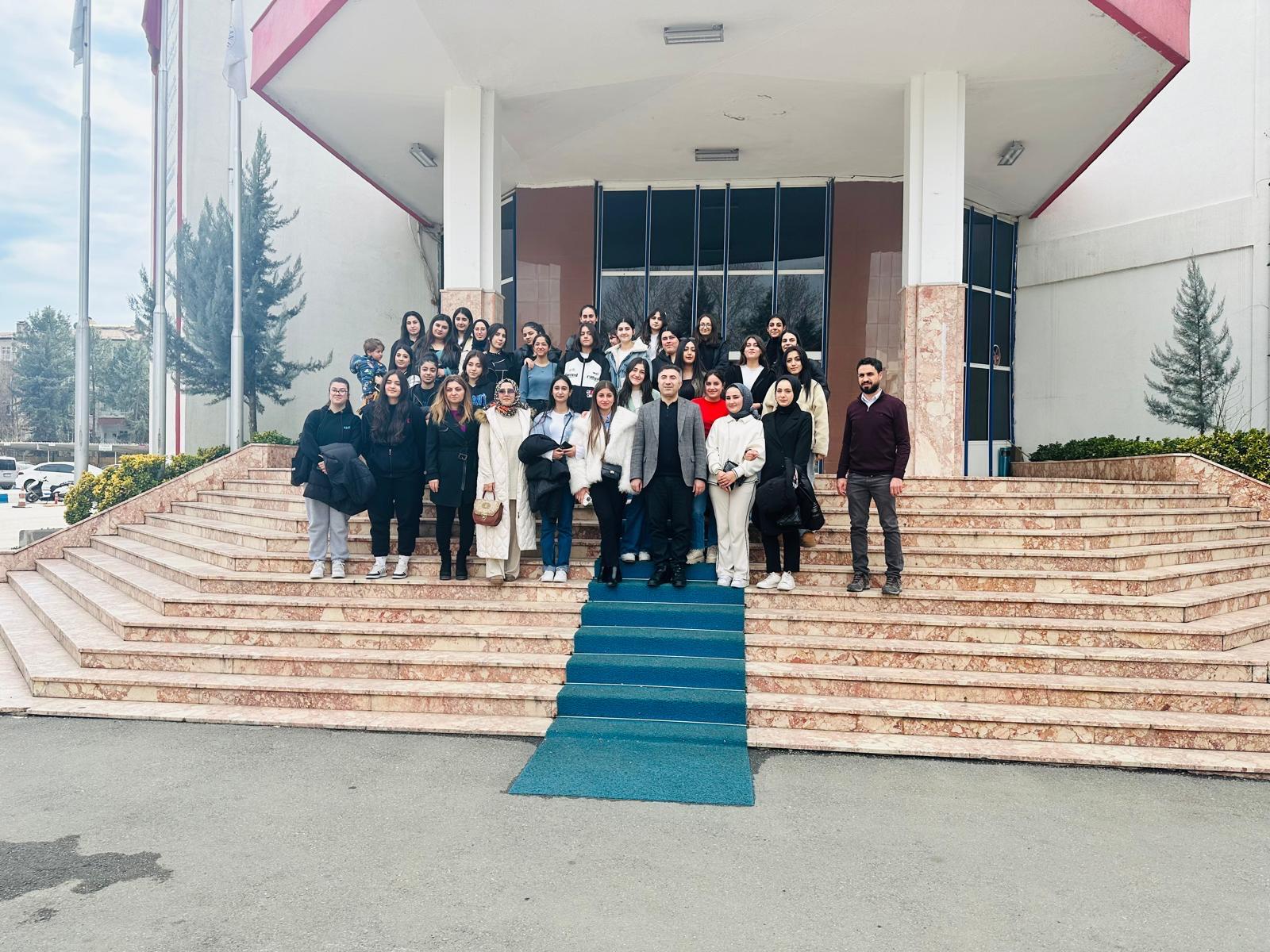 Lise Öğrencilerinden Üniversiteye ziyaret