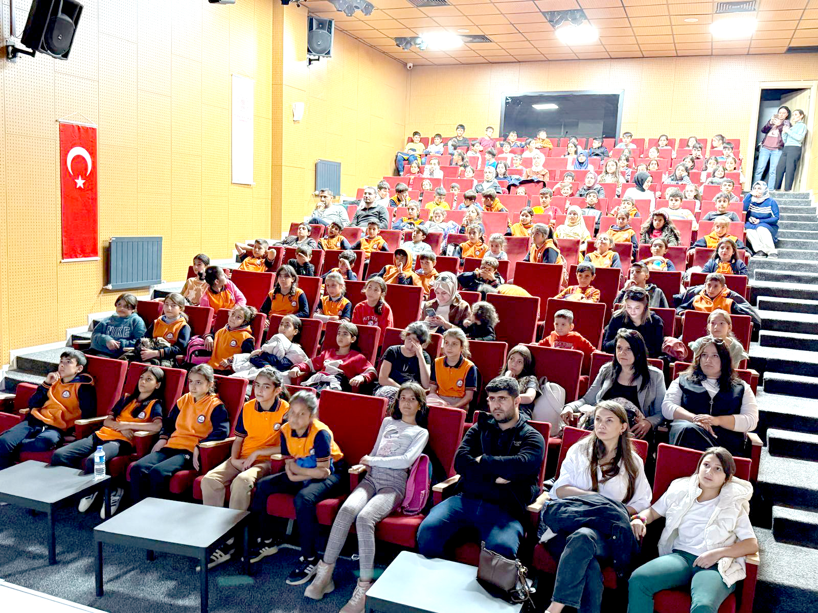 Yunus Emre İlkokulu ve Ortaokulu Öğrencileri ‘SamSam’ filmiyle eğlendi