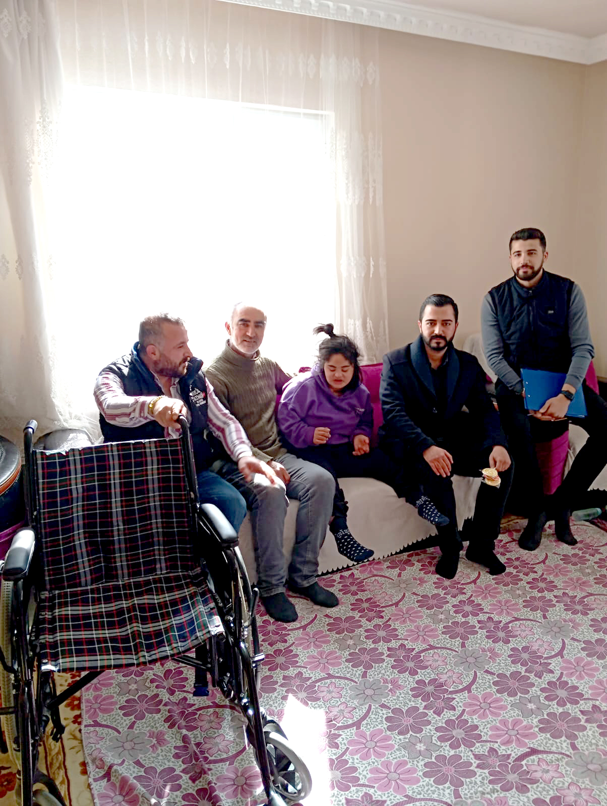 Batman Belediyesinden Ayşe’ye Tekerlekli Sandalye Desteği