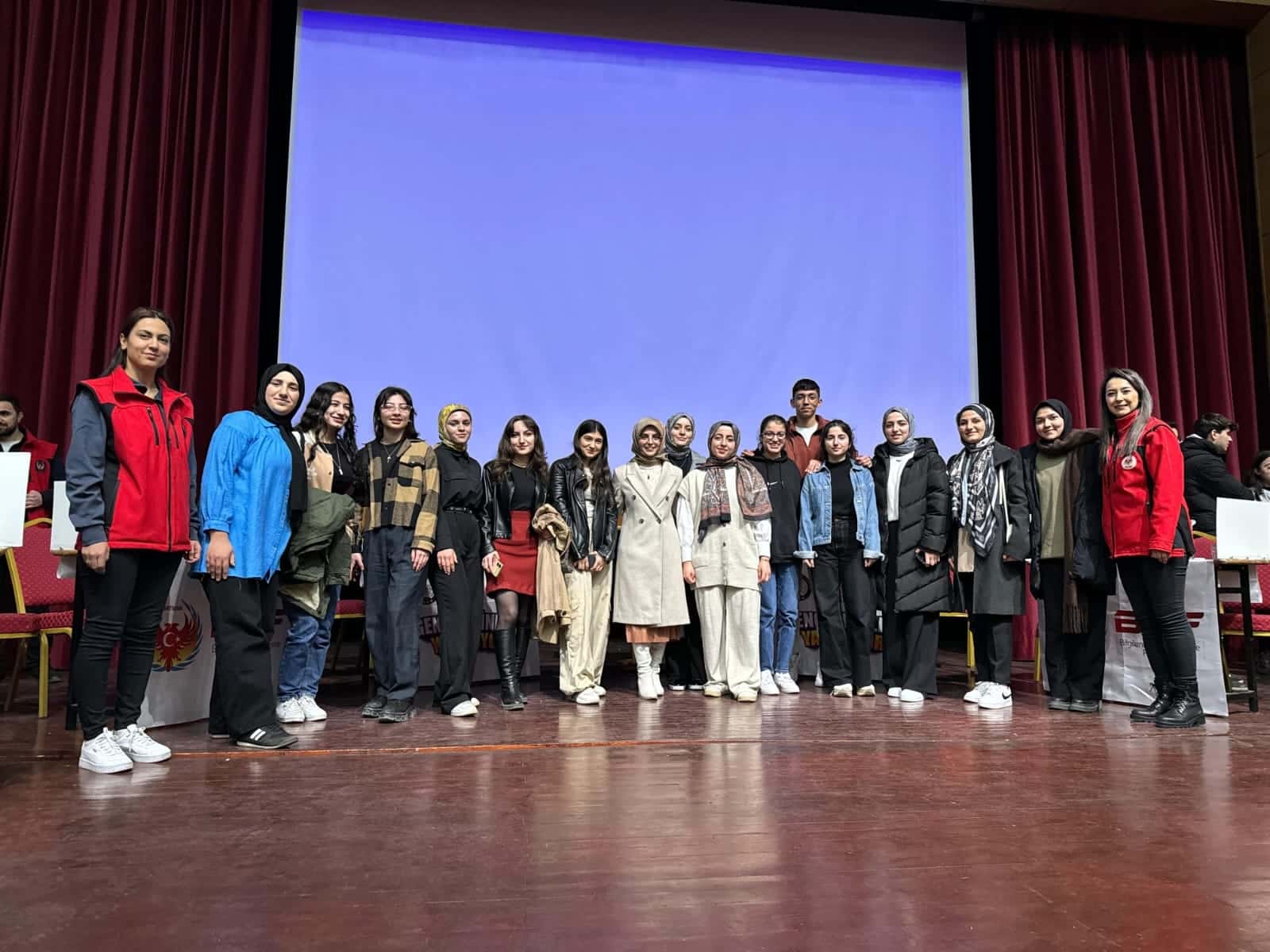 Sasonlu Öğrenciler Bilgi Yarışmasında başarıya ulaştı