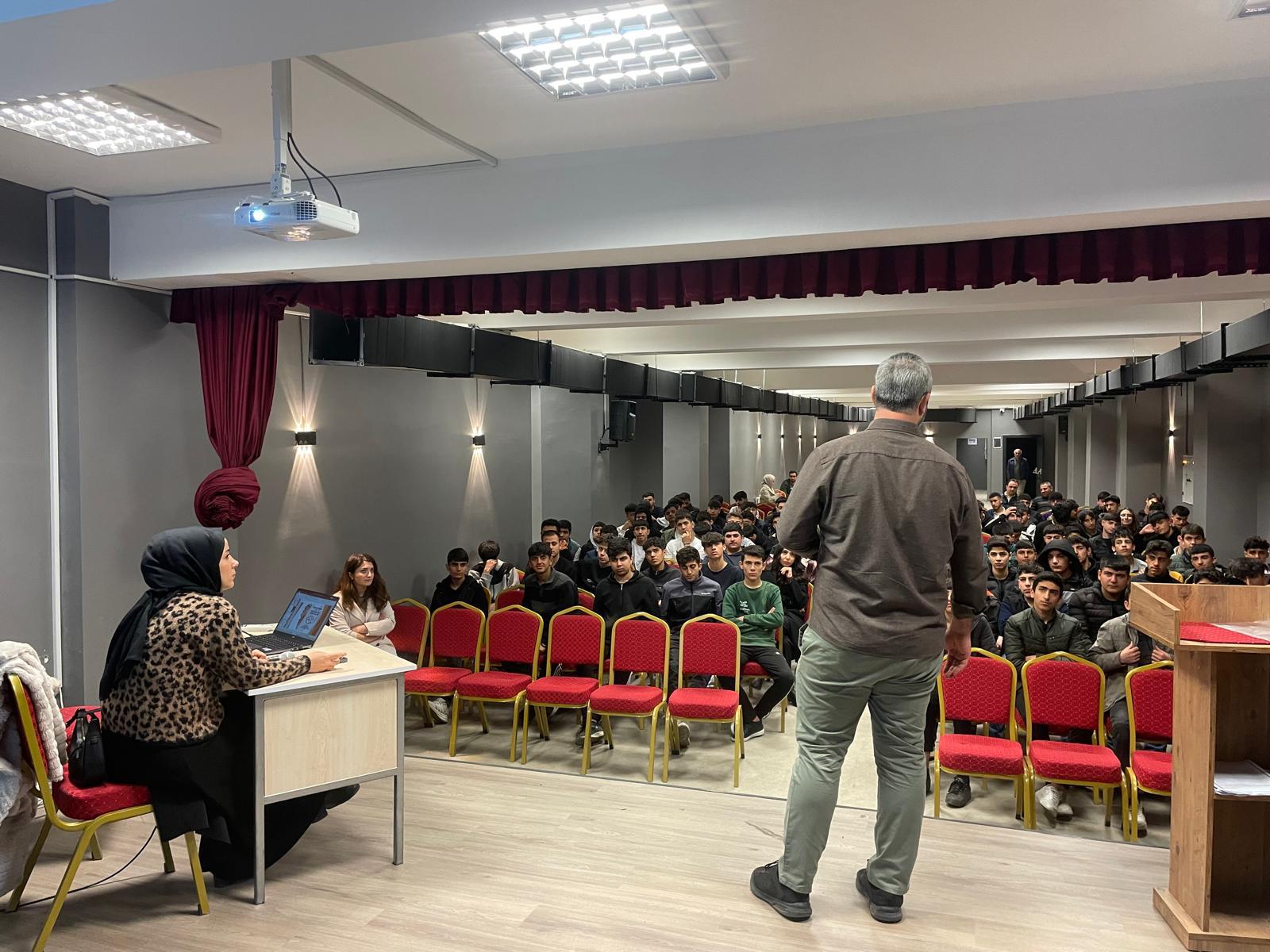 Necmettin Erbakan MTAL Öğrencilerine bilinçli tüketici semineri