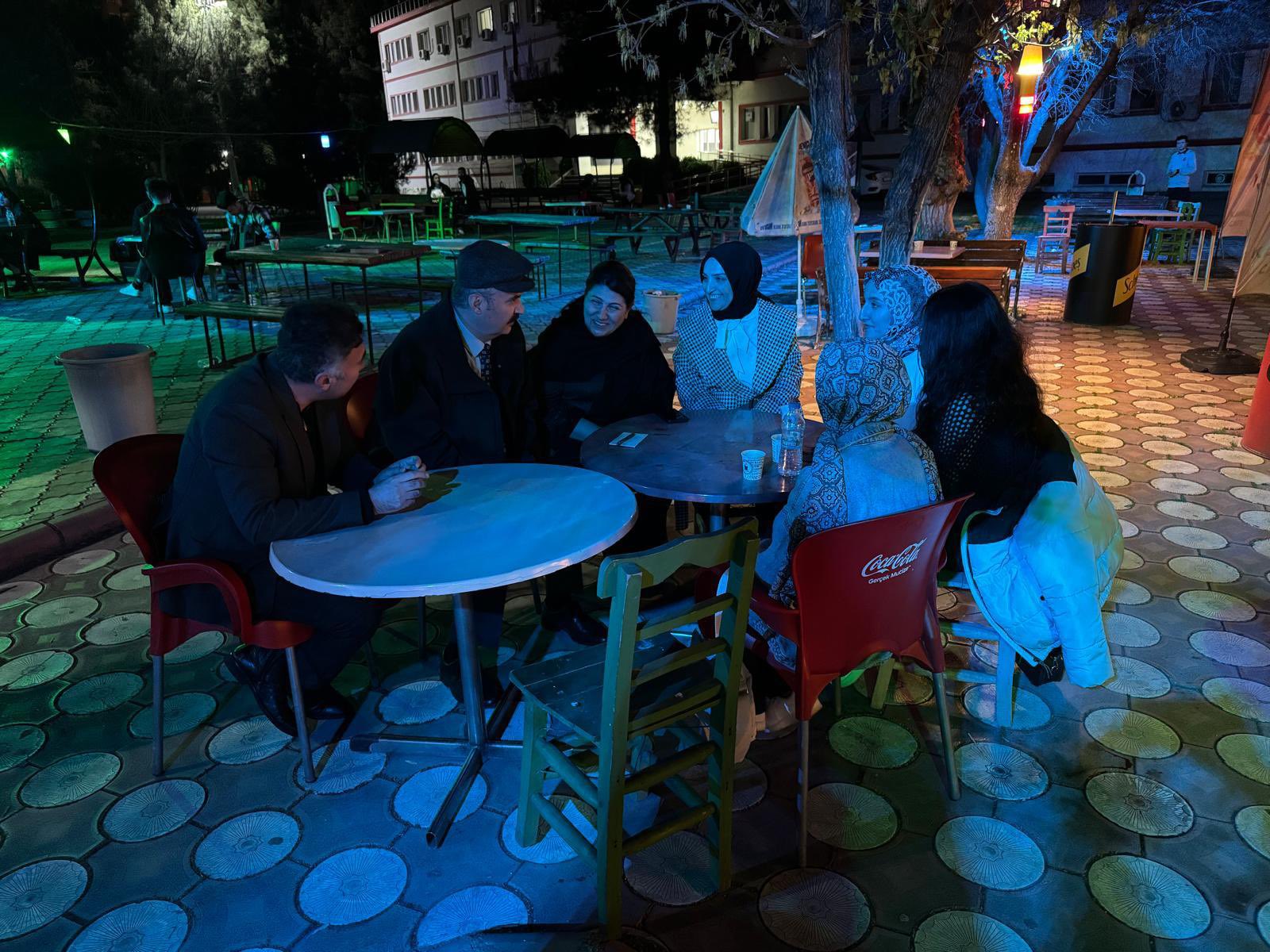 Vali Canalp, Üniversite öğrencileriyle buluştu