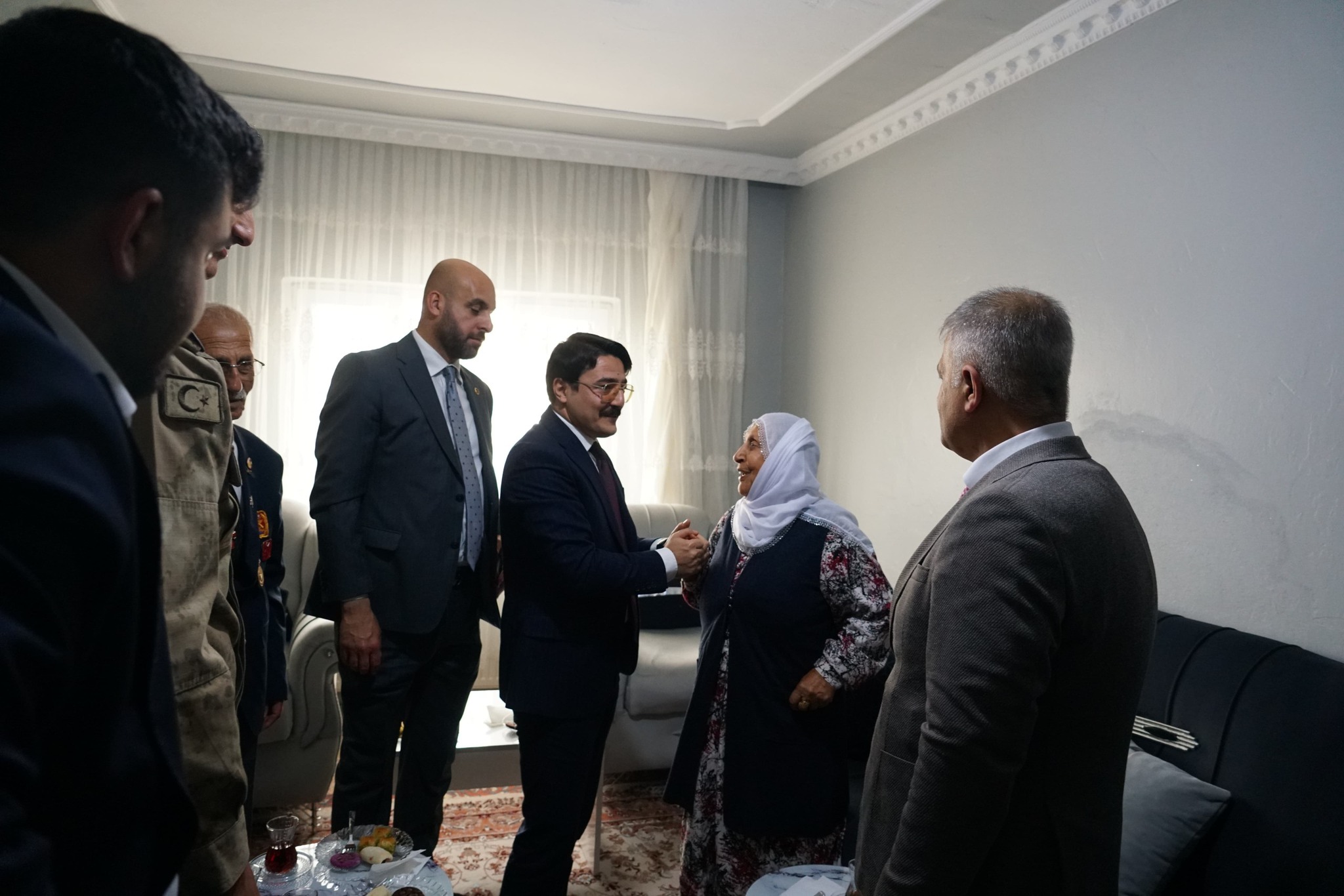 Beşiri Kaymakamı Şehit Ailelerini Ziyaret Etti