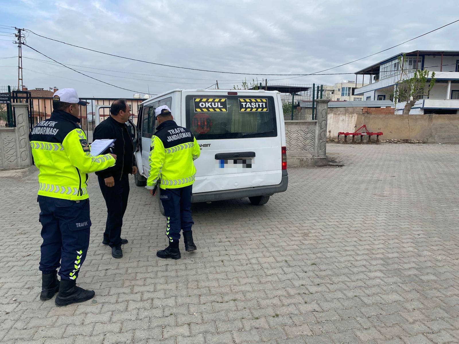 Beşiri’de Okul Servislerine denetim ve eğitim