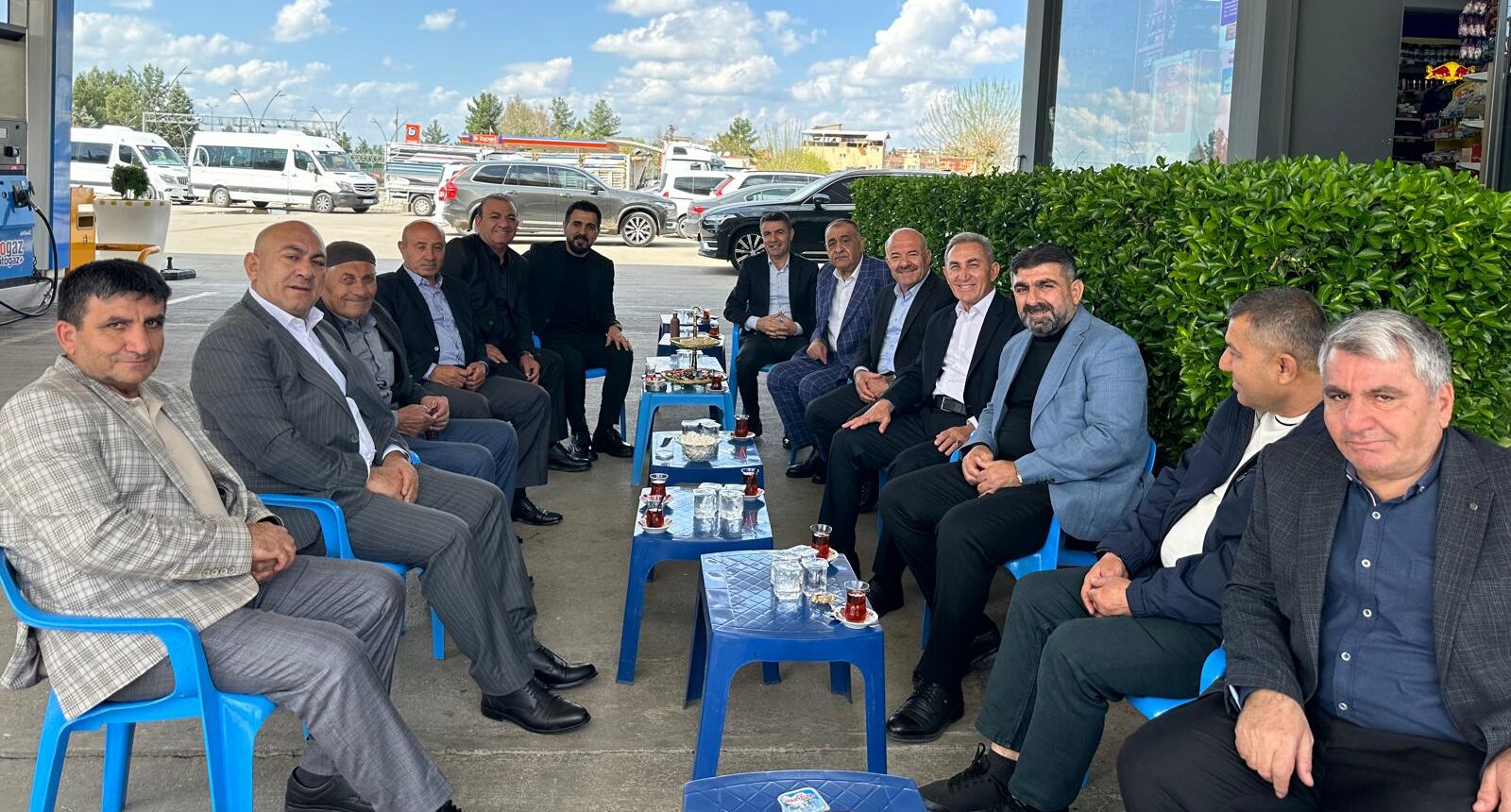 DİNÇ AİLESİNİN BAYRAMLAŞMA PROGRAMINA YOĞUN İLGİ